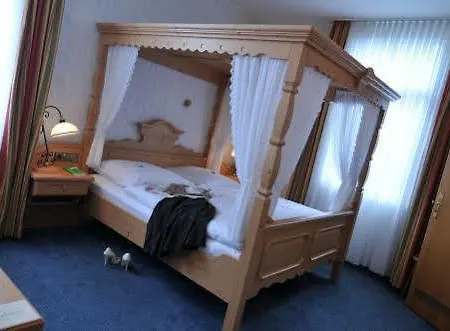Penzion Bergischer Hof 3*